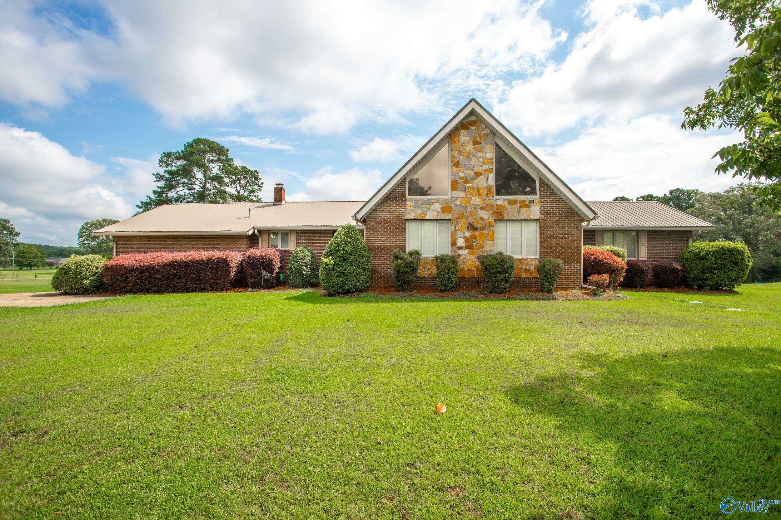 Property Photo: 304 Casey Drive AL 35903