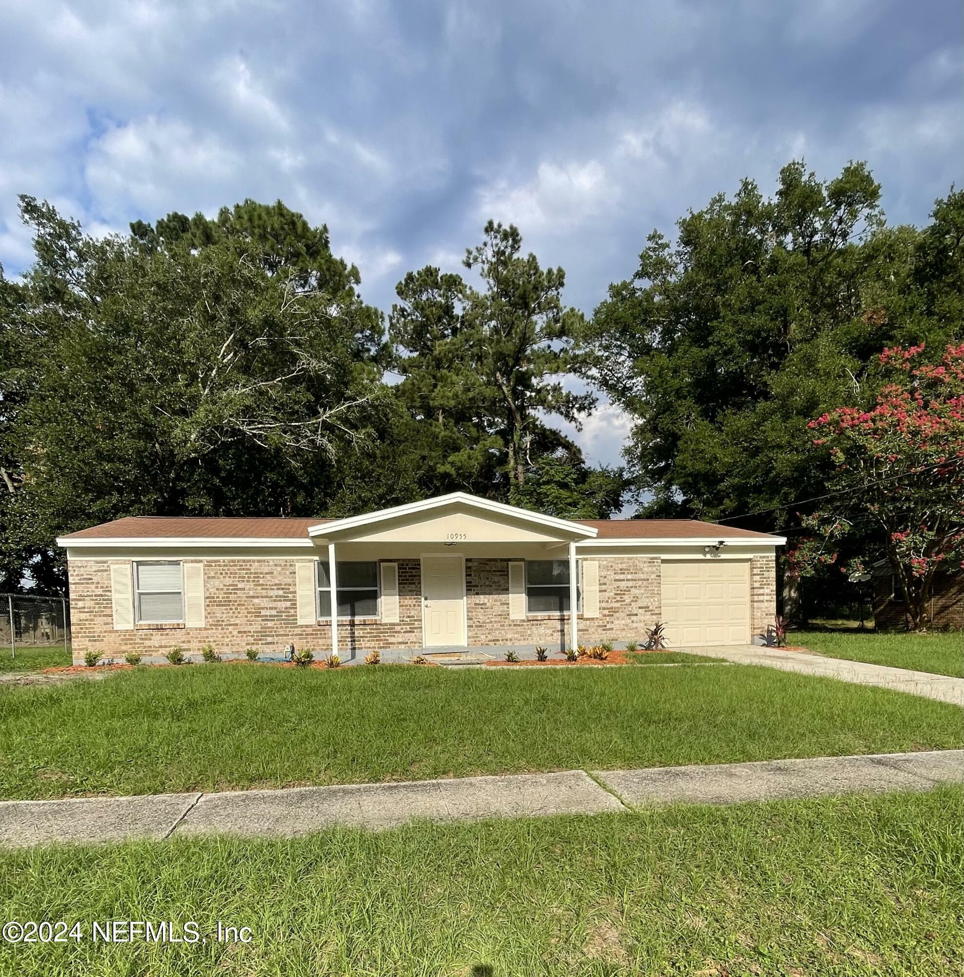 Property Photo:  10955 Key Vega Drive  FL 32218 