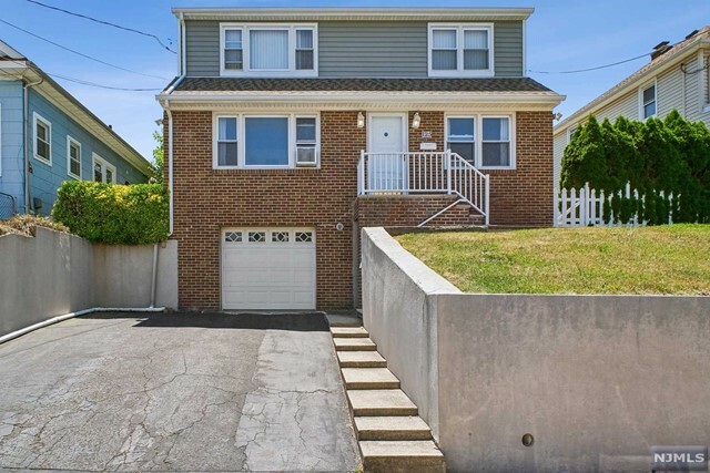 Property Photo:  125 Stover Avenue  NJ 07031 