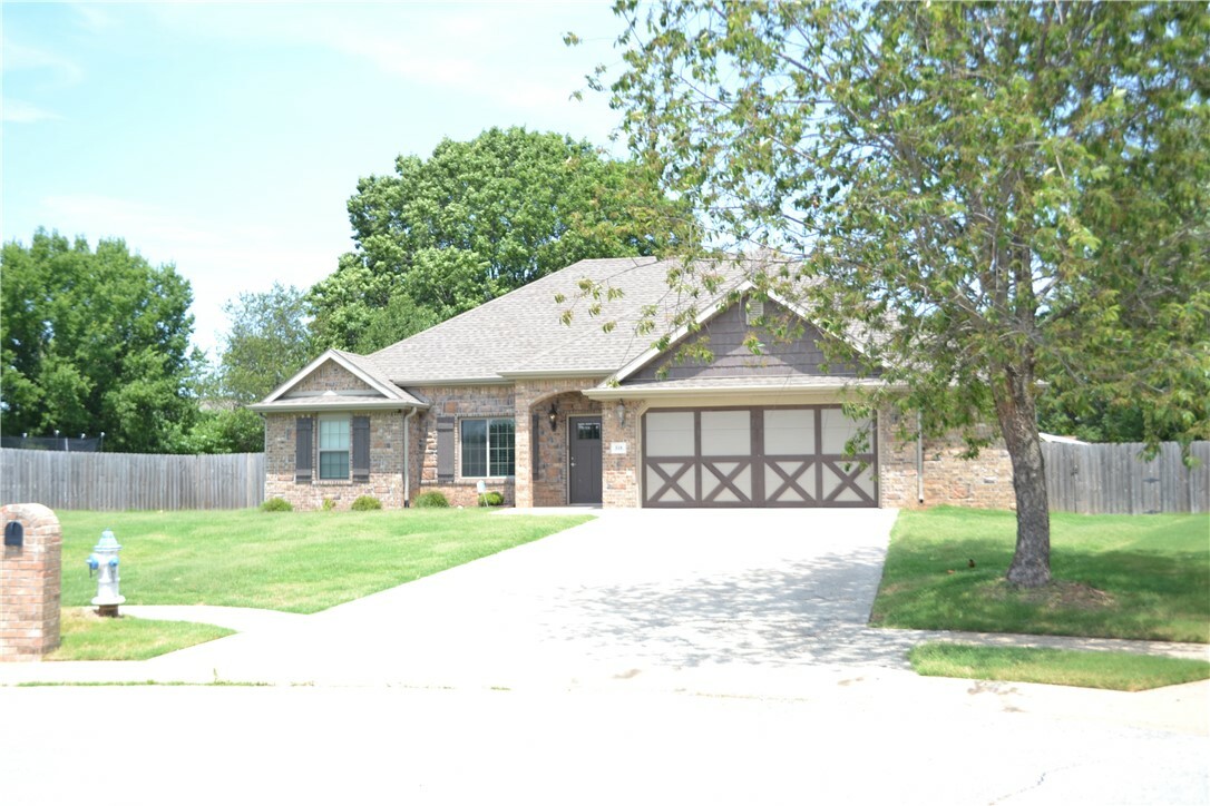 Property Photo:  518 SE Grandview Drive  AR 72753 