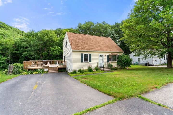 Property Photo:  6 Nutmeg Drive  MA 01603 
