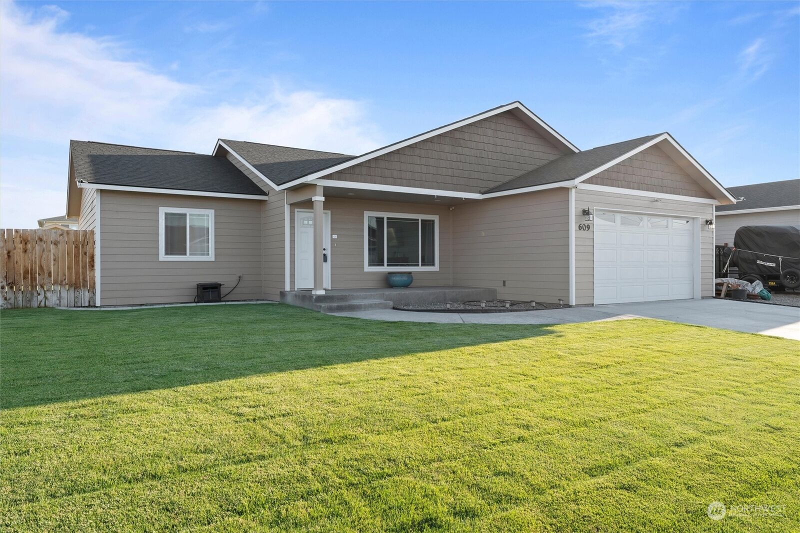 Property Photo:  609 Q Street SW  WA 98848 