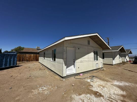 920 W Atkins Ave  Ridgecrest CA 93555 photo