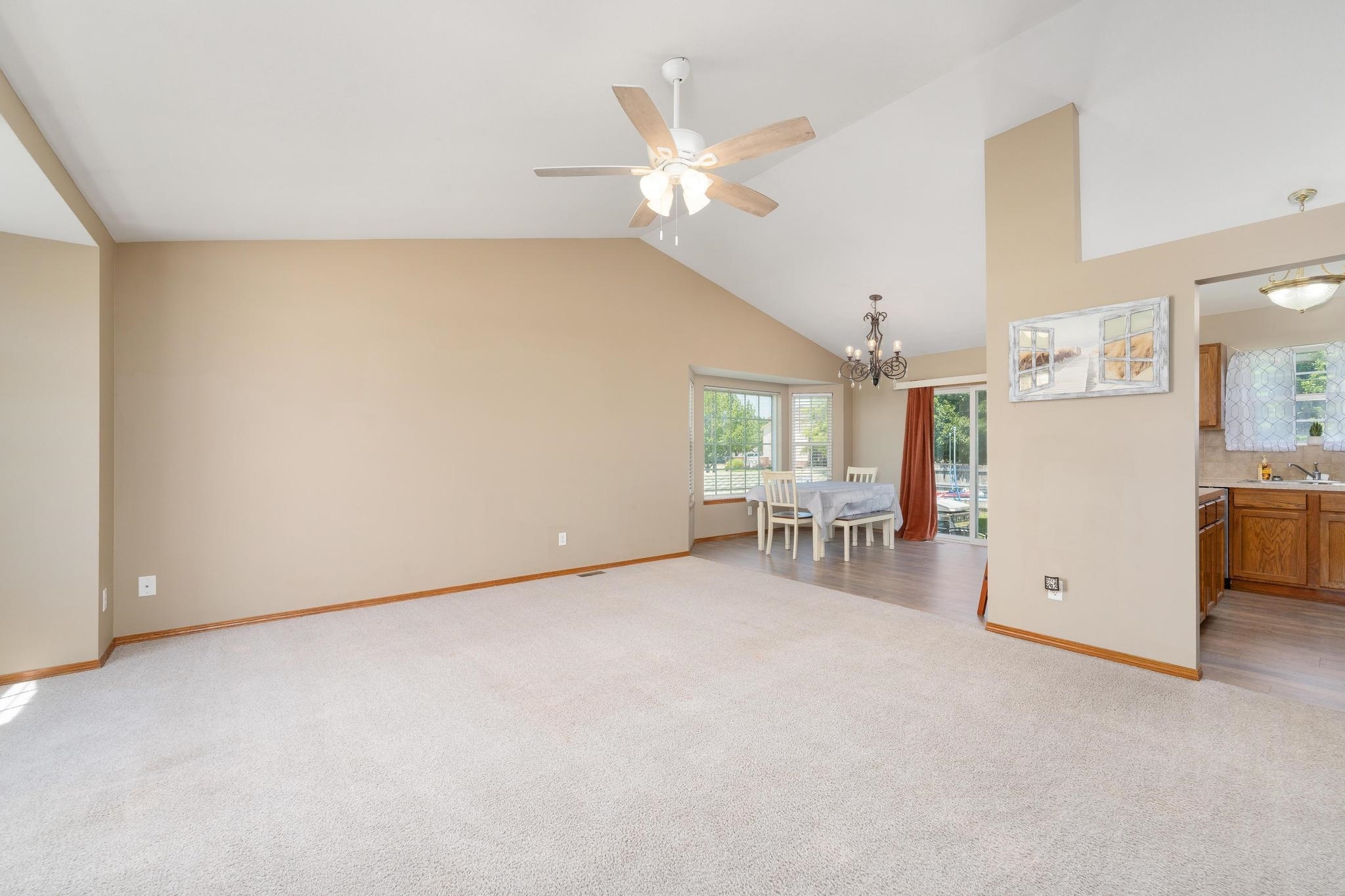 Property Photo:  712 E Greenwood Court  KS 67060 