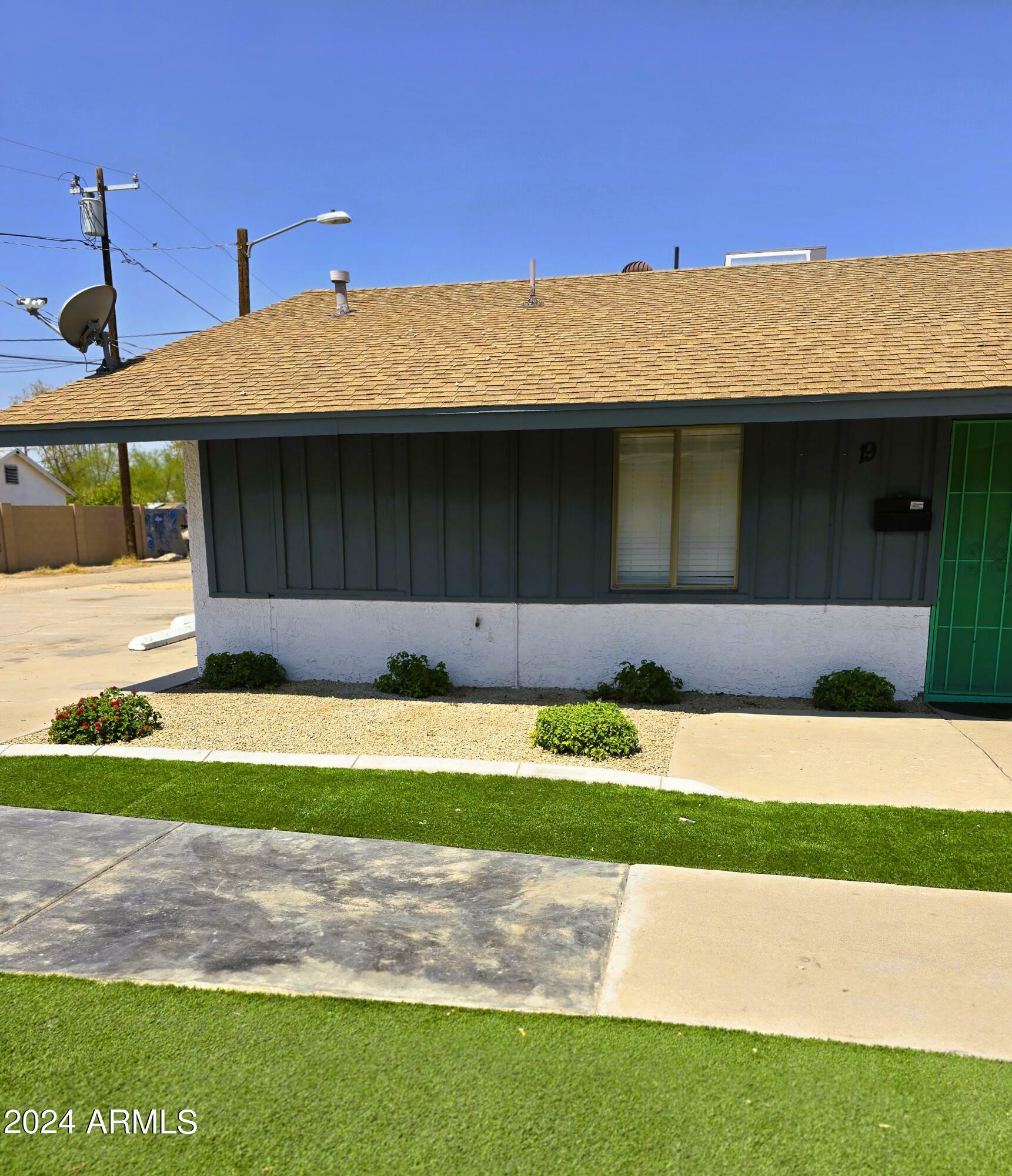 Property Photo:  1521 E Oak (W) Street  AZ 85006 