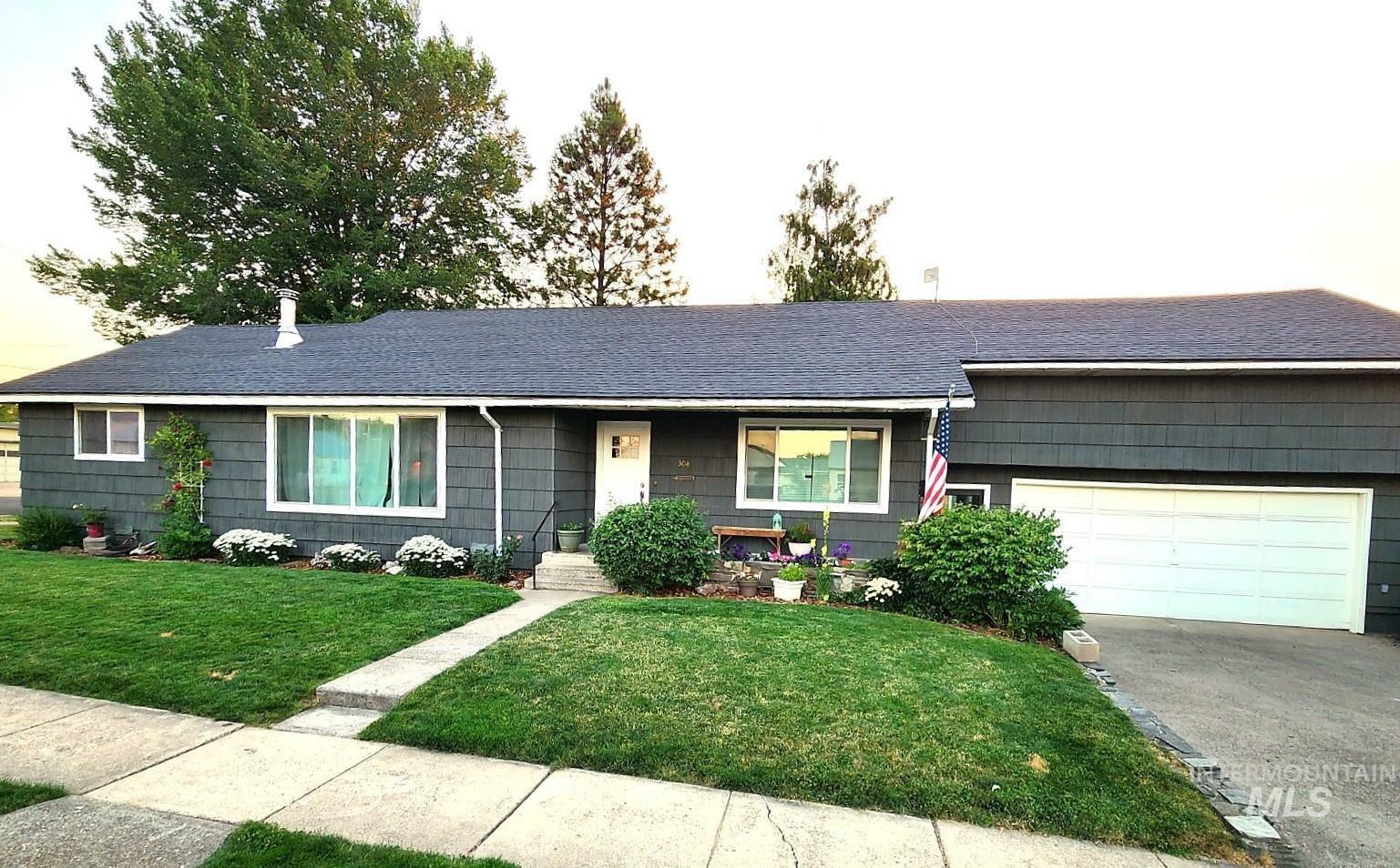 Property Photo:  304 N Junction Street  ID 83530 