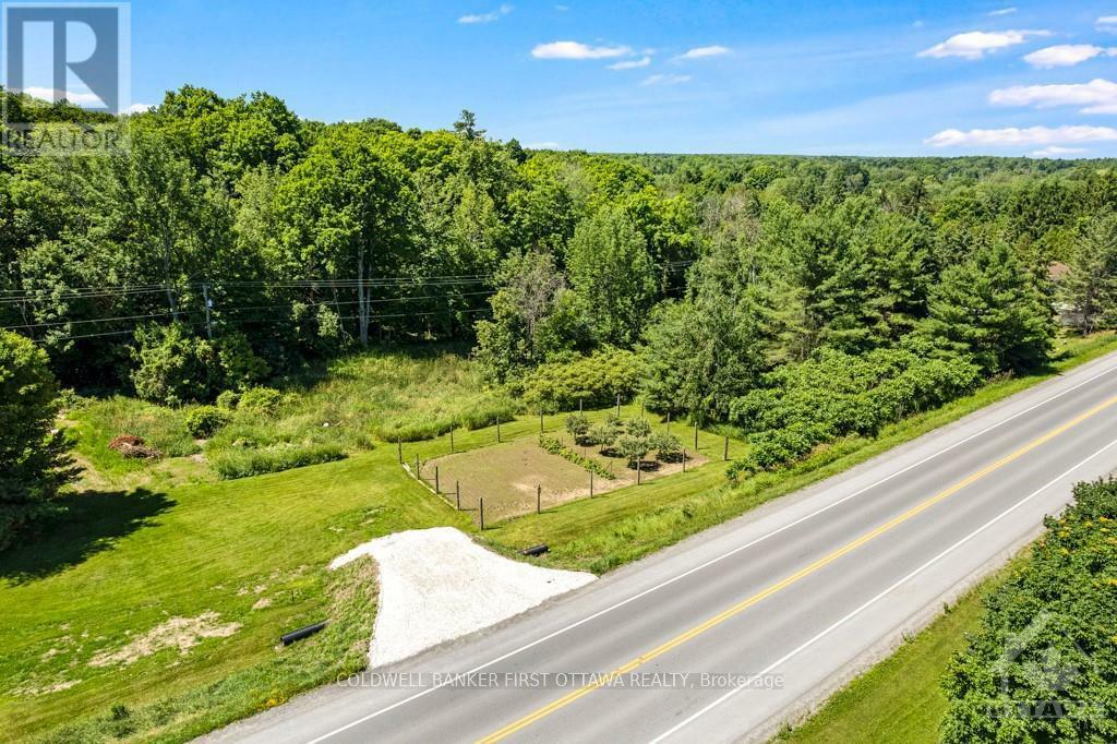 Photo de la propriété:  2561 Rideau Ferry Road  ON K7H 0G5 