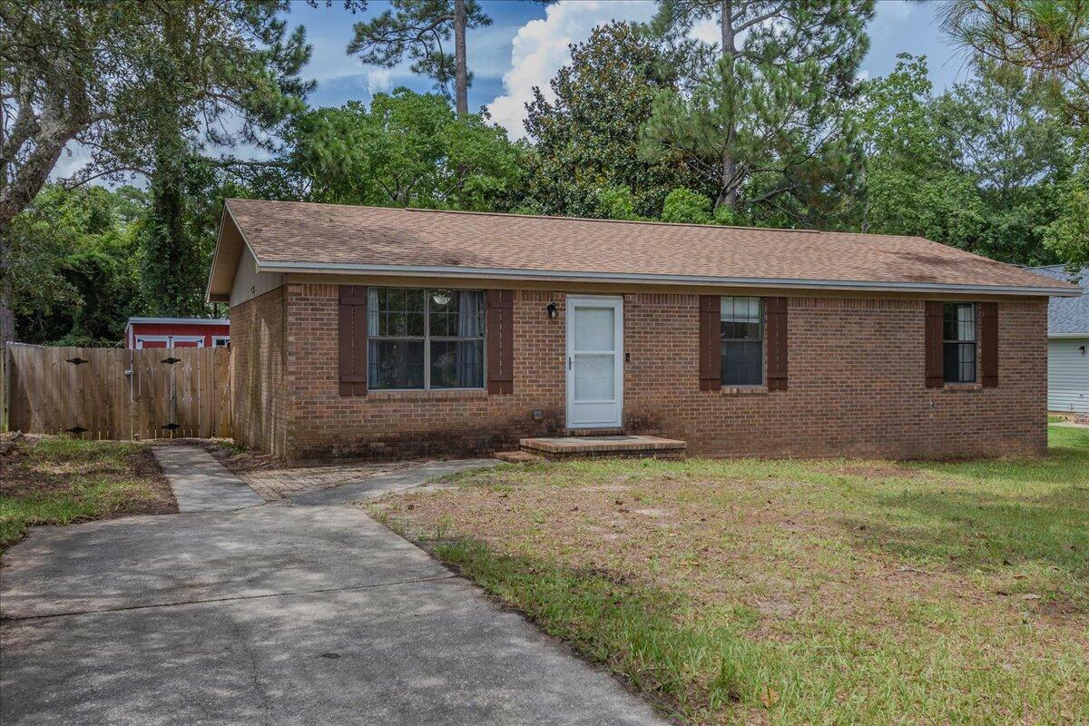 Property Photo:  439 W Pine Street  FL 32569 