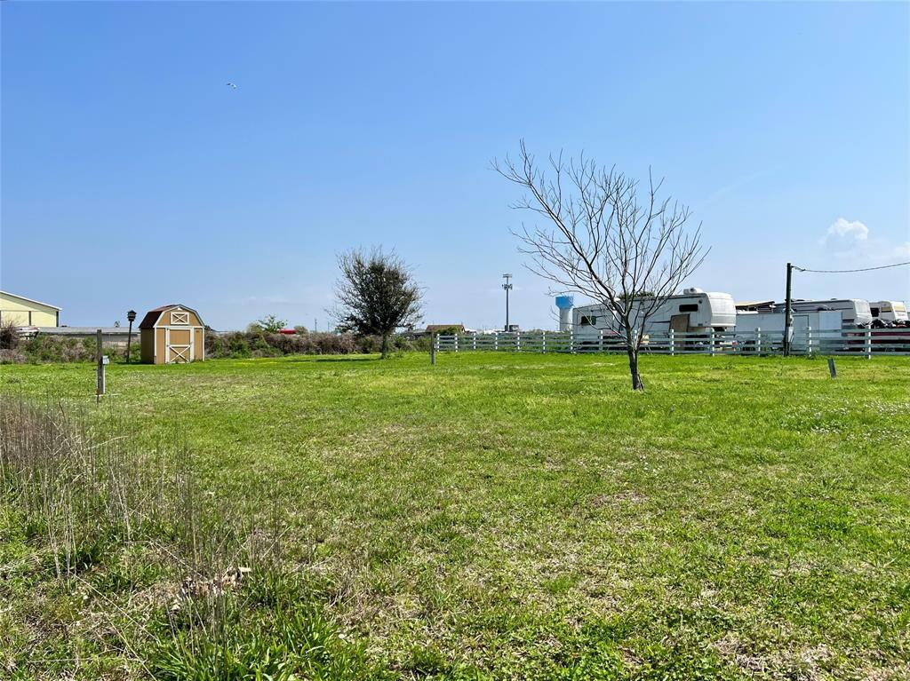 Property Photo:  1080 N Monkhouse Drive  TX 77650 