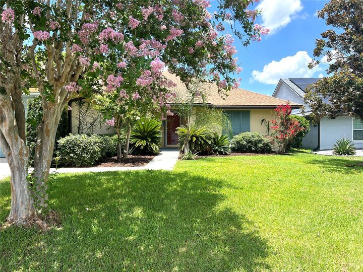 Property Photo: 525 Silvergate Loop FL 32746