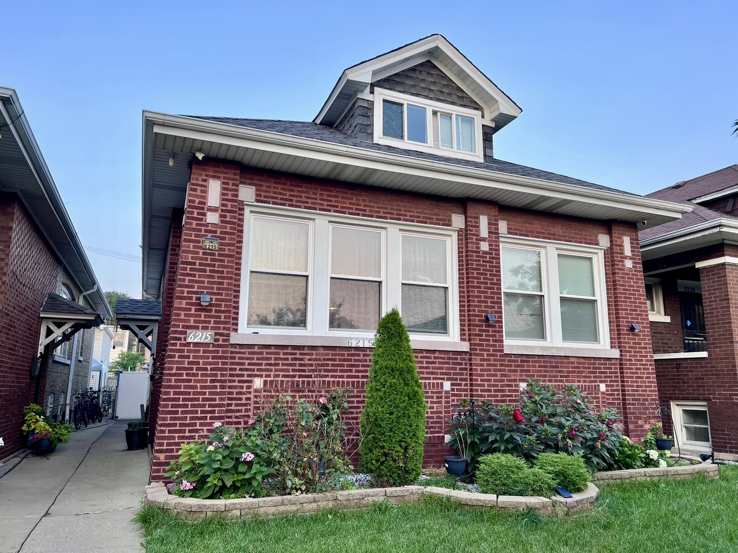 Property Photo:  6215 S California Avenue  IL 60629 