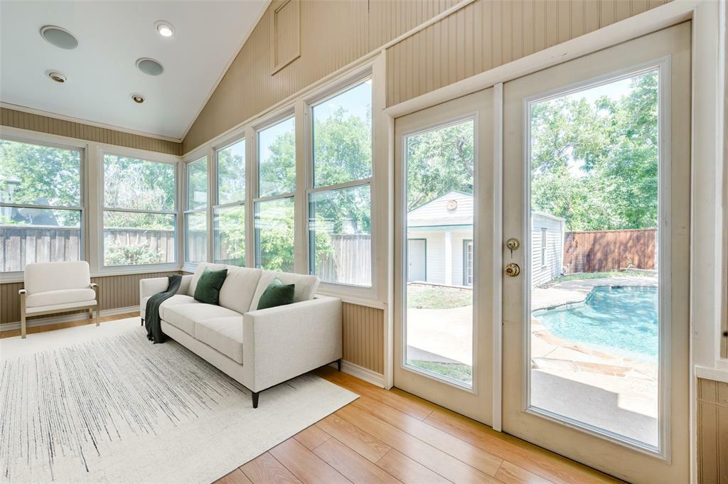 Property Photo:  8807 Daytonia Avenue  TX 75218 