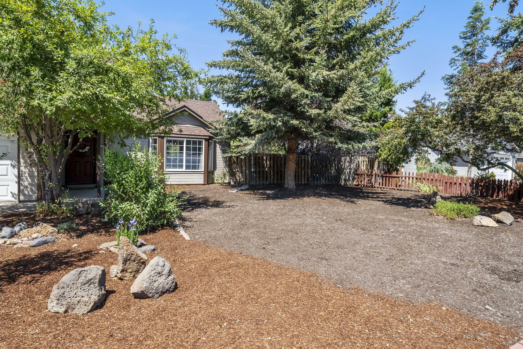 Property Photo:  3178 NE Manchester Avenue  OR 97701 