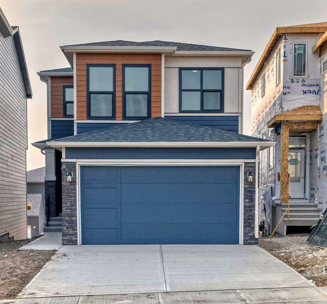 31 Royston Heath NW  Calgary AB T3L 0K3 photo