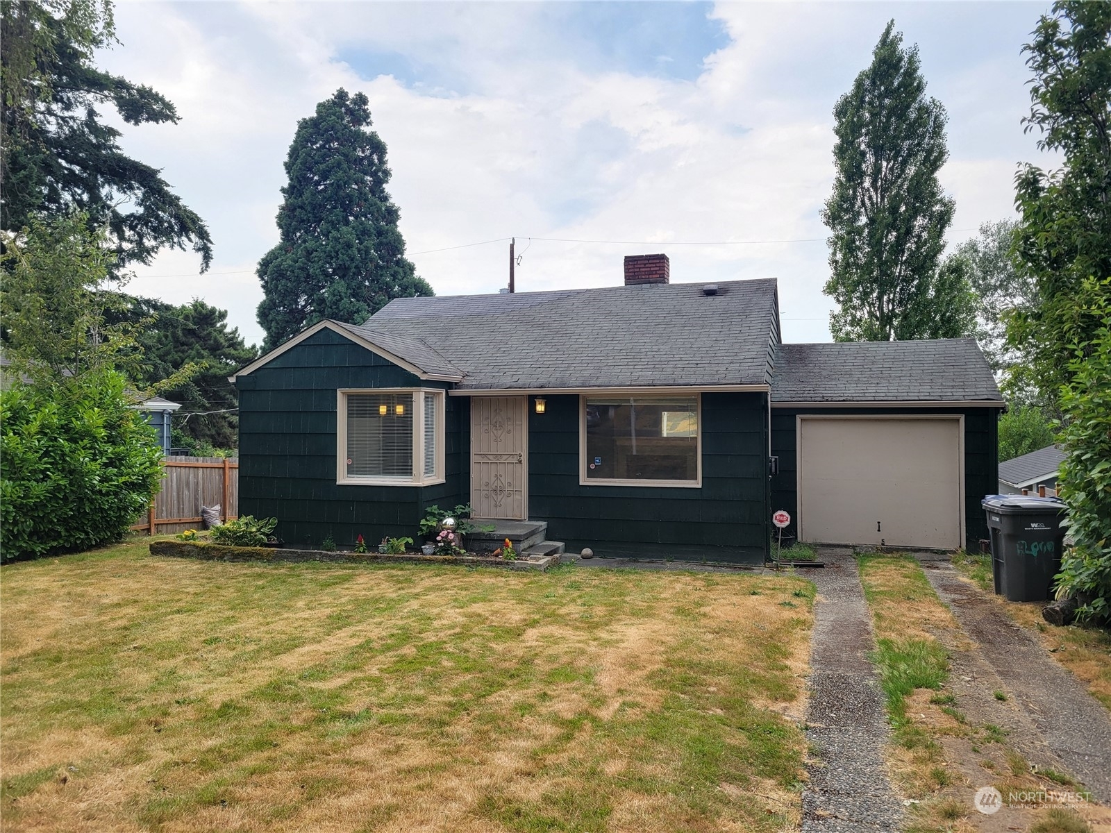 Property Photo:  11029 Parkview Avenue S  WA 98178 