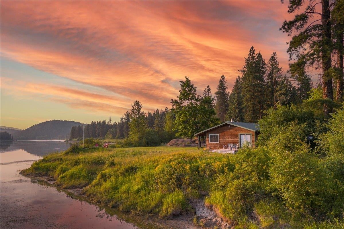 Property Photo: 152 Otter Ln WA 99119