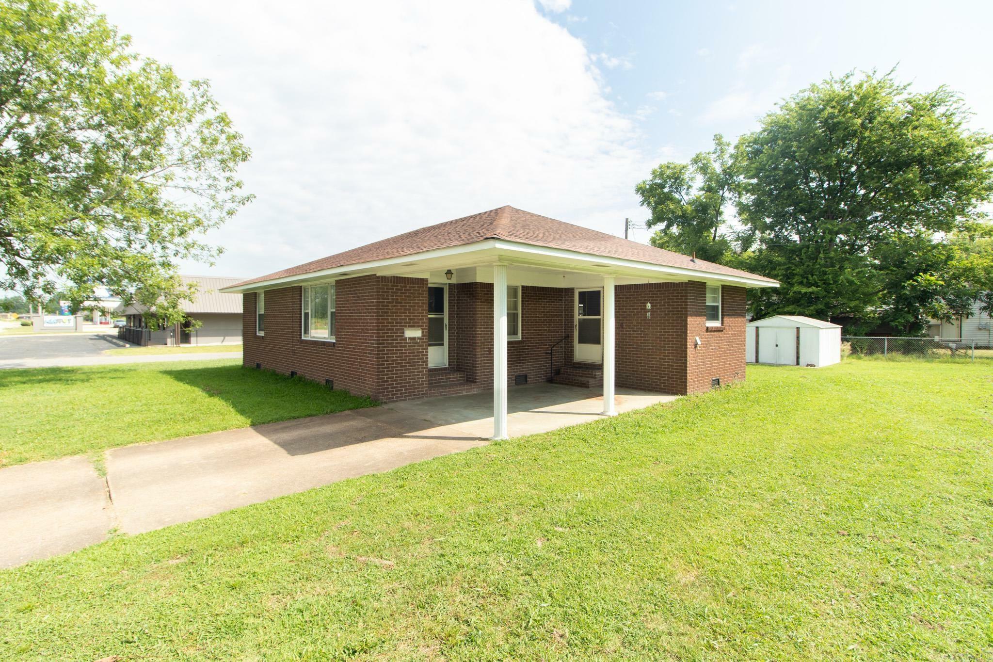 Property Photo:  620 W Main Street  AR 72476 