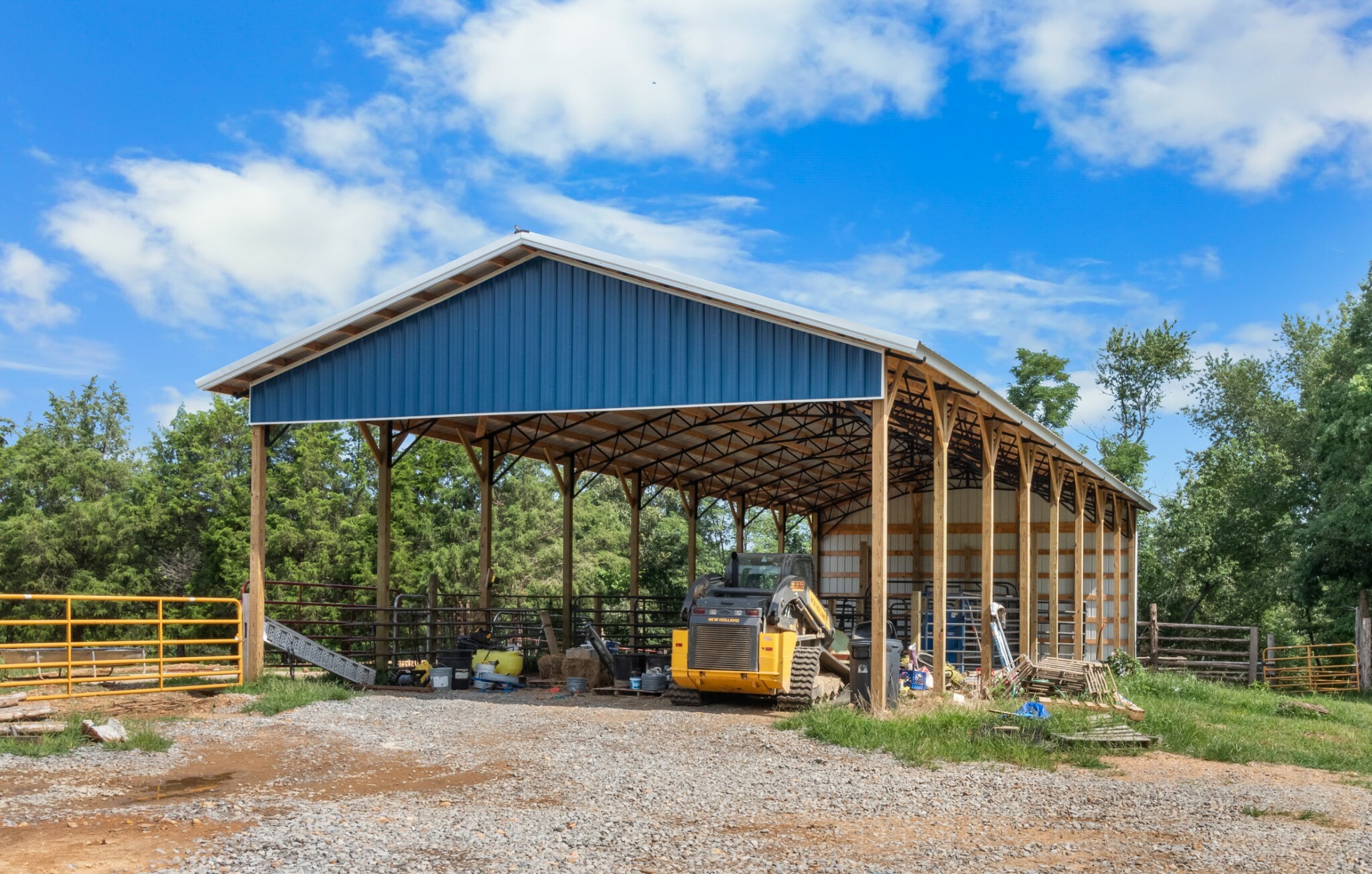Property Photo: 3985 Liverworth Rd TN 37171