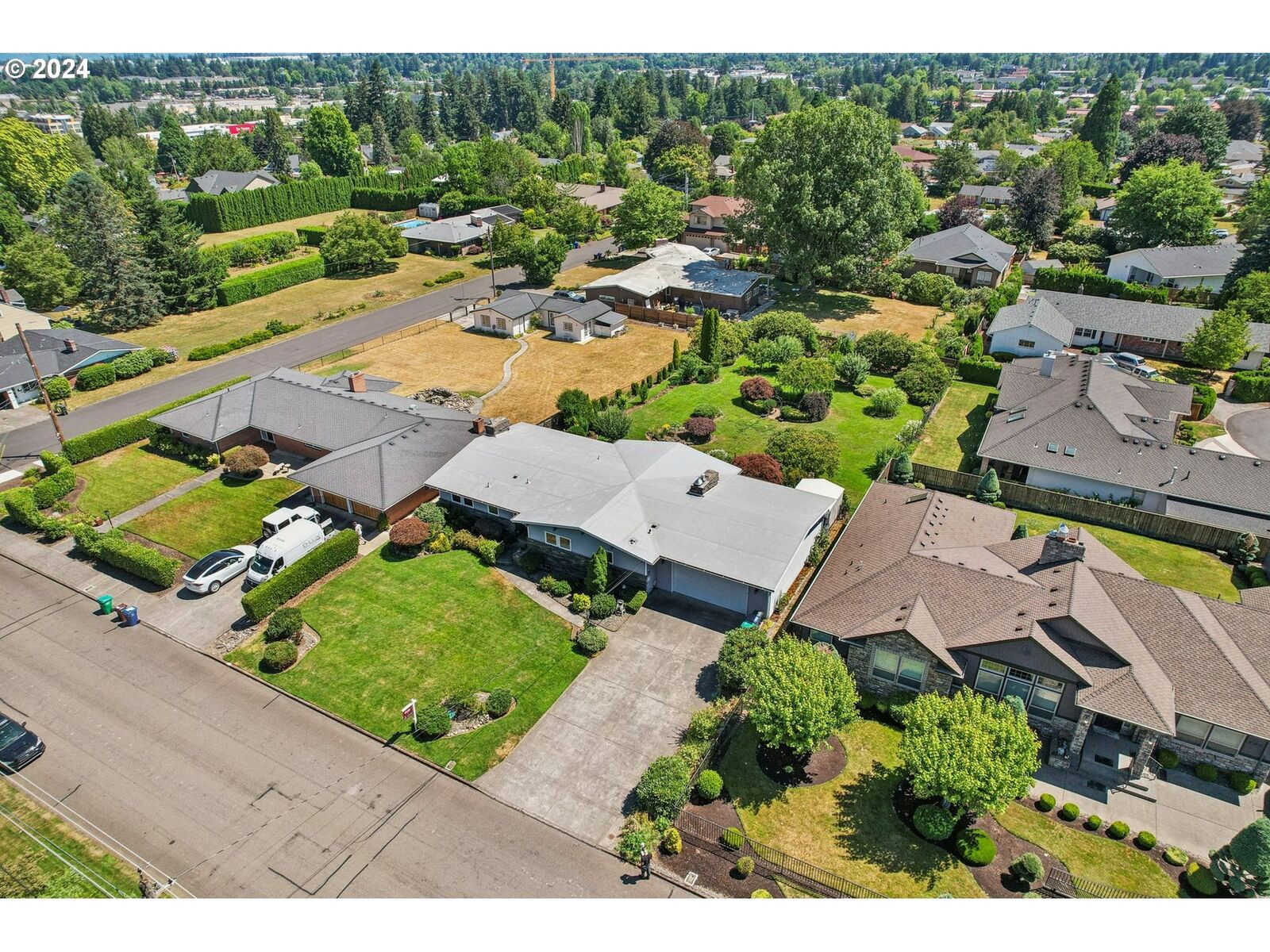 Property Photo: 550 NW Wallula Ave OR 97030