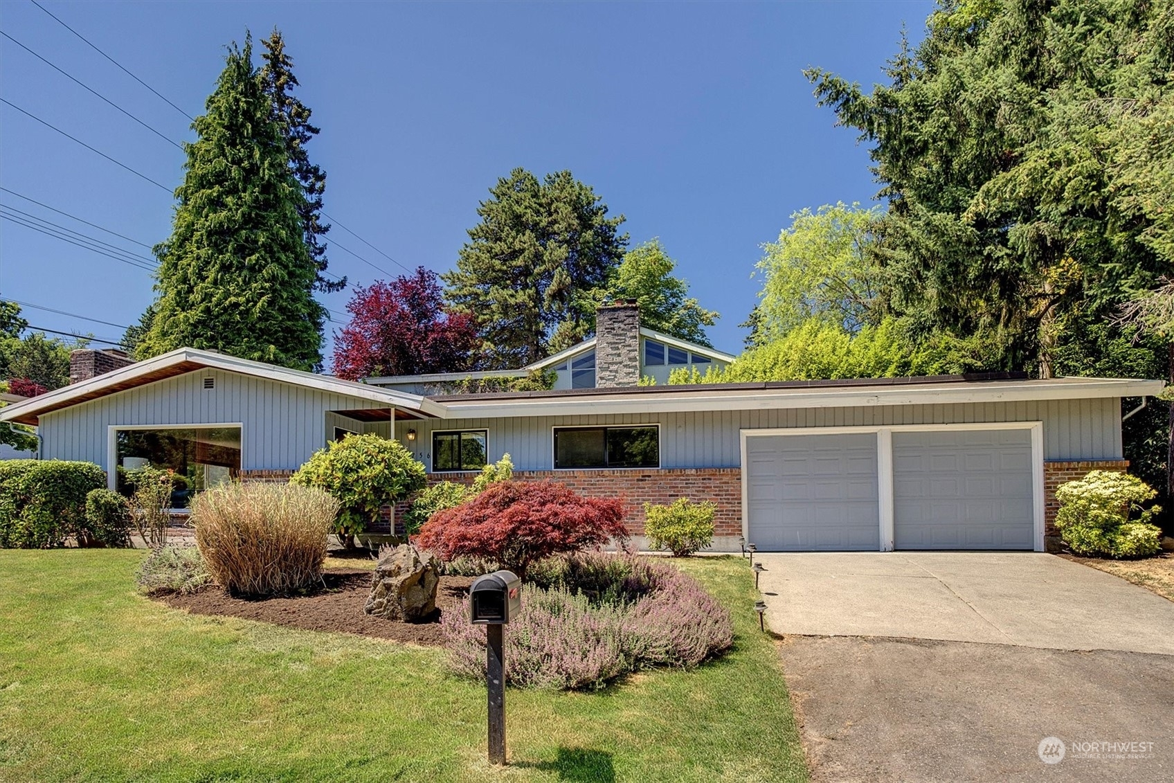 Property Photo:  9756 SE 40th Street  WA 98040 