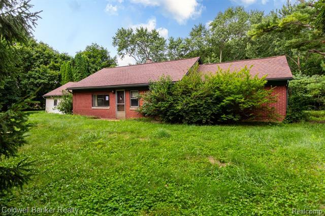 Property Photo:  1616 Winthrop Road  MI 48302 