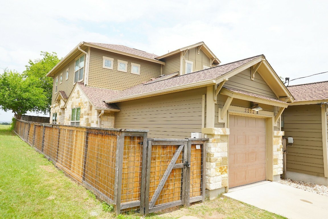 Property Photo:  2212 Schriber Street B  TX 78704 