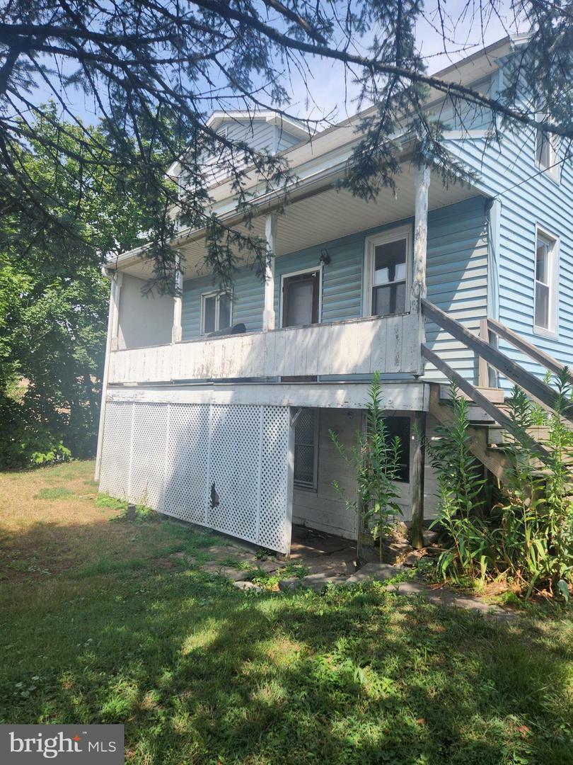 Property Photo:  4 Tressler Road  PA 17047 