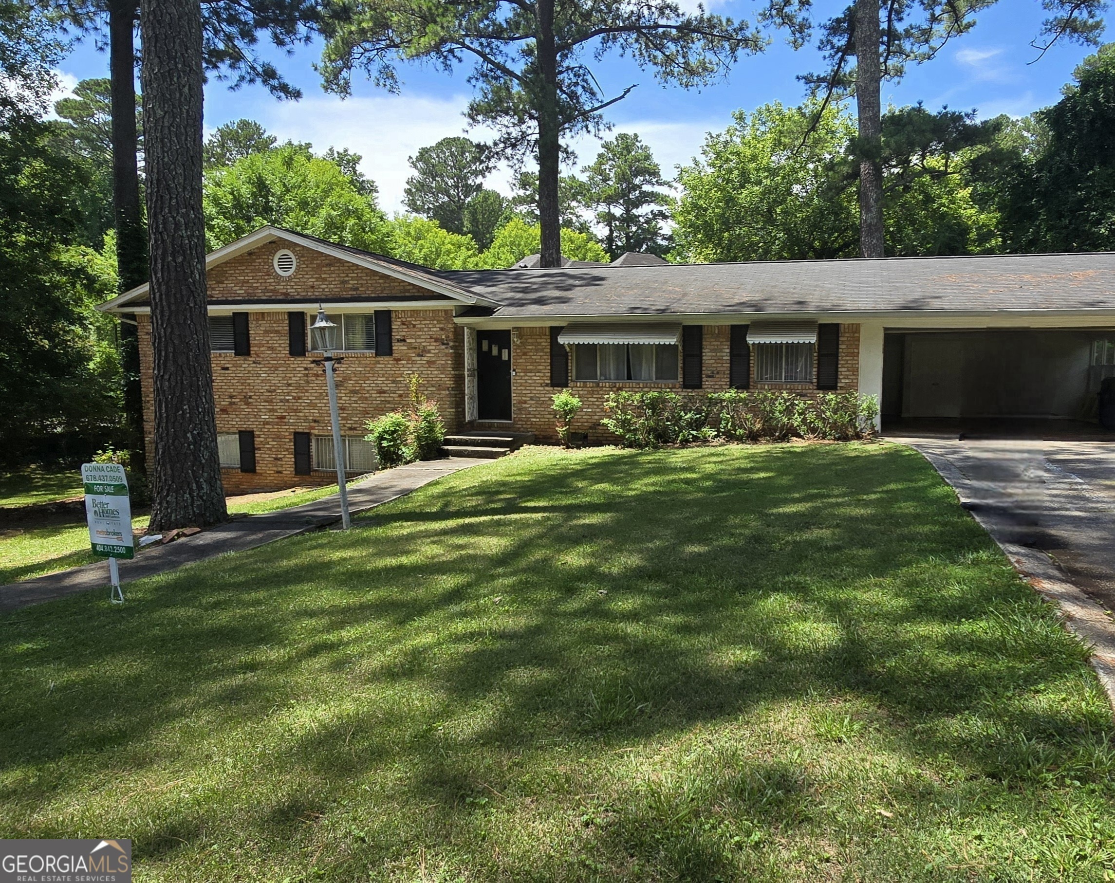 Property Photo: 1894 Delowe Place W GA 30311
