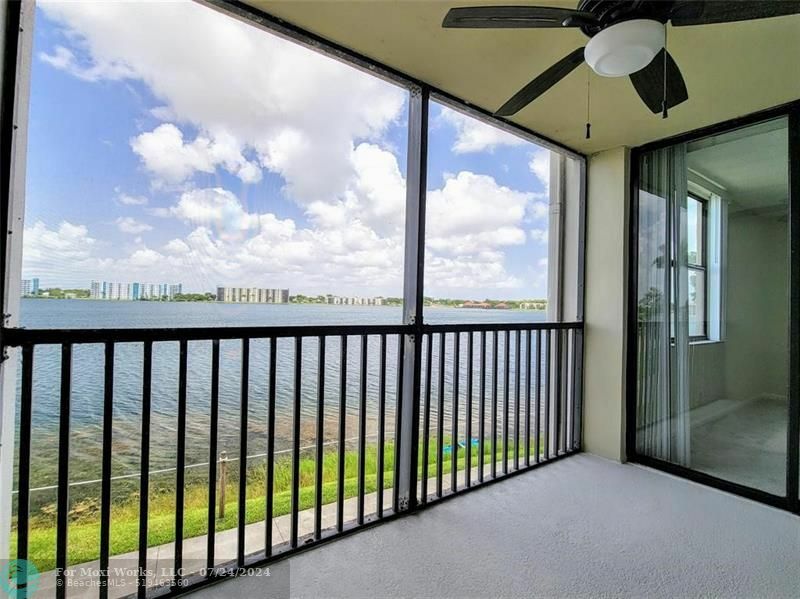 Property Photo:  115 Lake Emerald Dr 209  FL 33309 