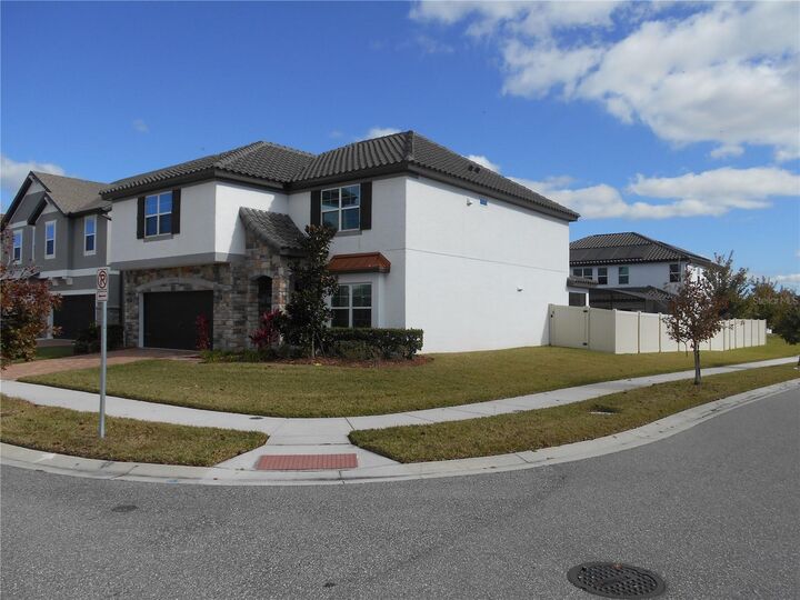 Property Photo: 14235 Lake Preserve Boulevard FL 32824