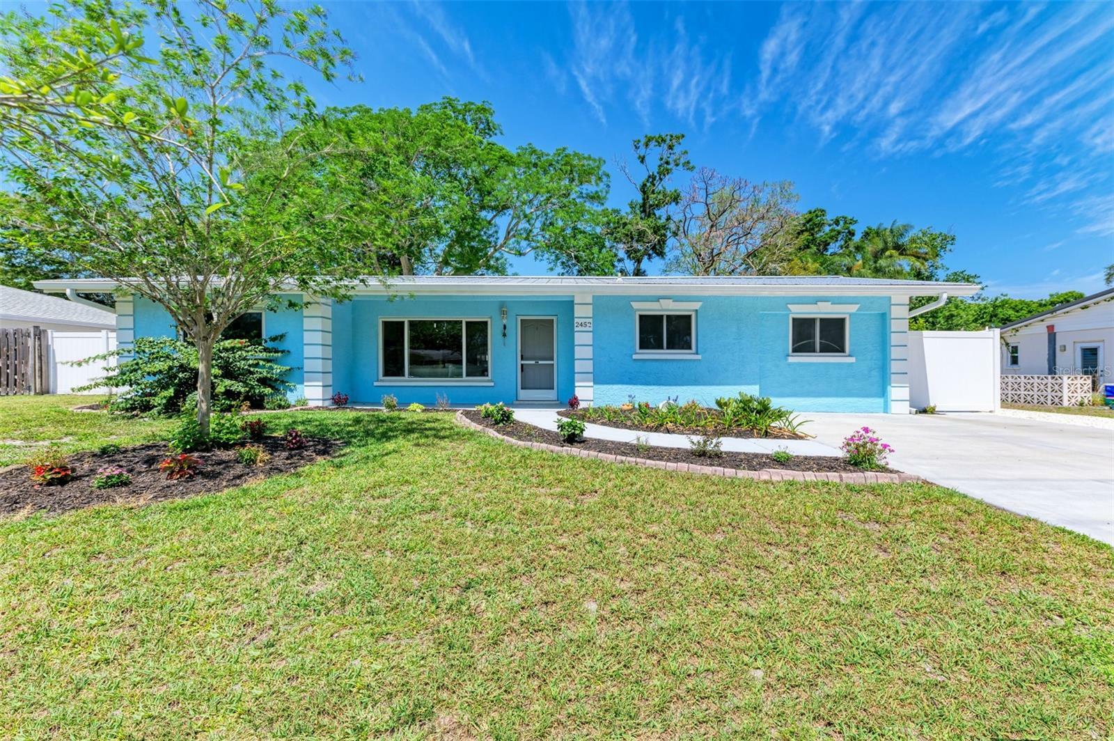 Property Photo:  2452 Amanda Drive  FL 34232 