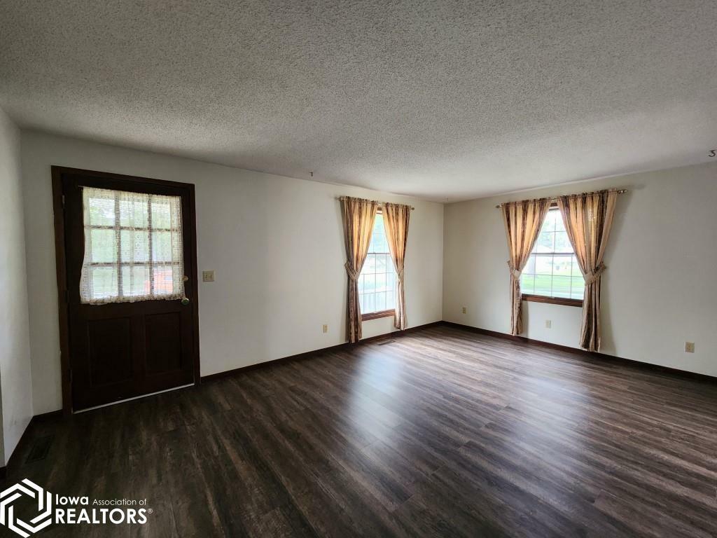 Property Photo:  103 S Ohio Avenue  IA 50401 