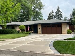 Property Photo: 520 Harvey Avenue IL 60030