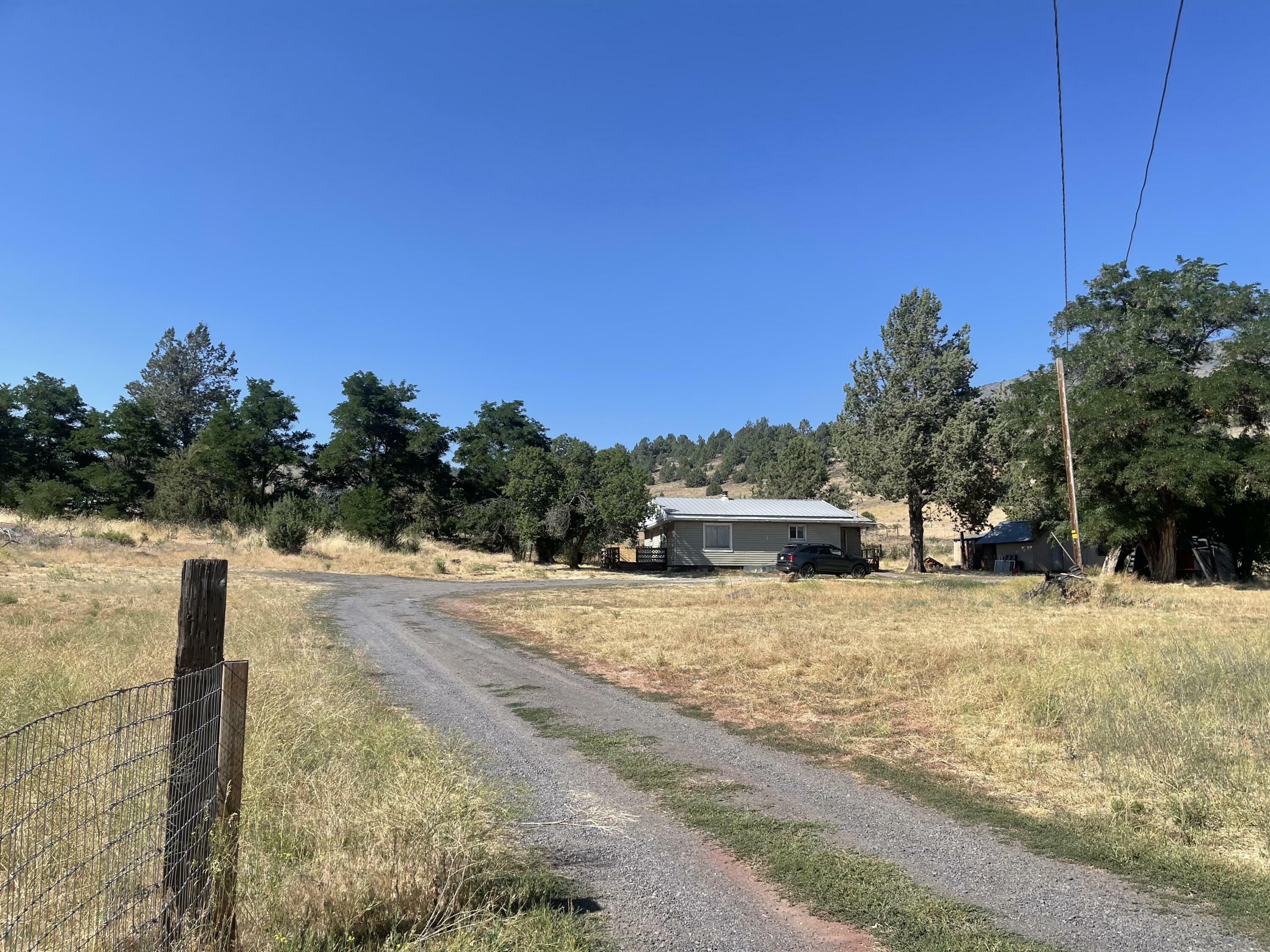 Property Photo:  6067 Uhrmann Road  OR 97601 