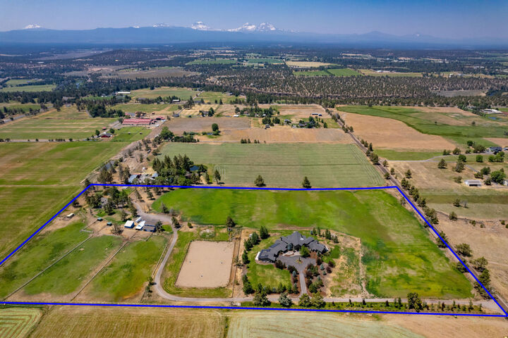 Property Photo: 20375 Sturgeon Road OR 97703