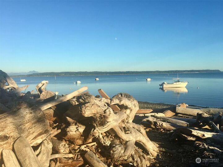 Property Photo:  1440 Ocean Drive  WA 98282 