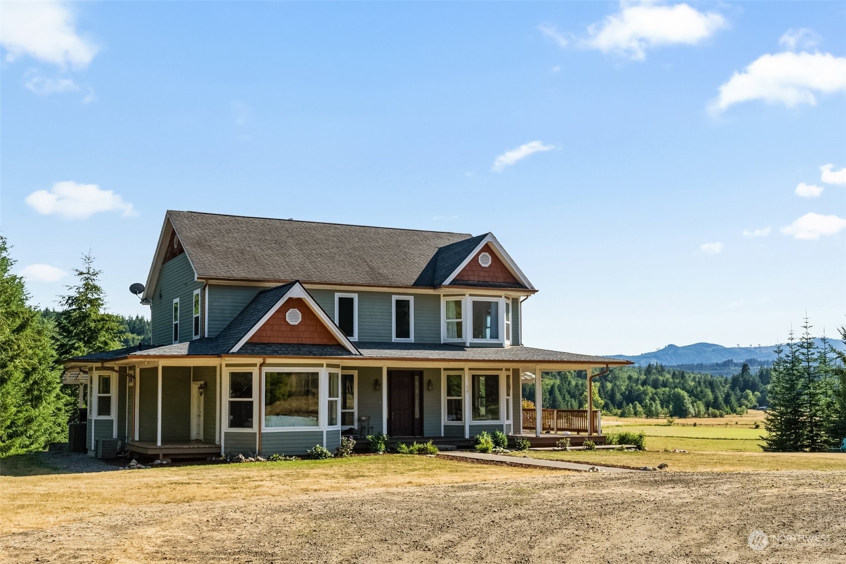 Property Photo:  448 Independence Road  WA 98579 