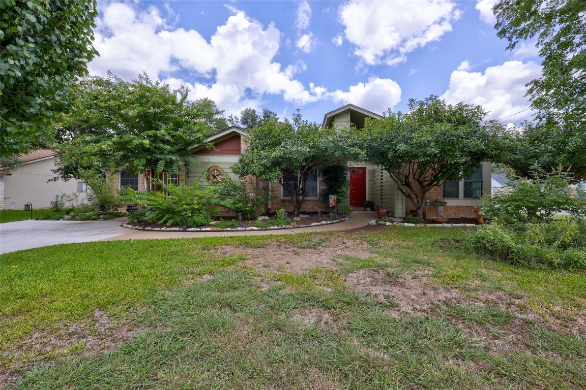 Property Photo:  1600 E Messick Loop  TX 78681 