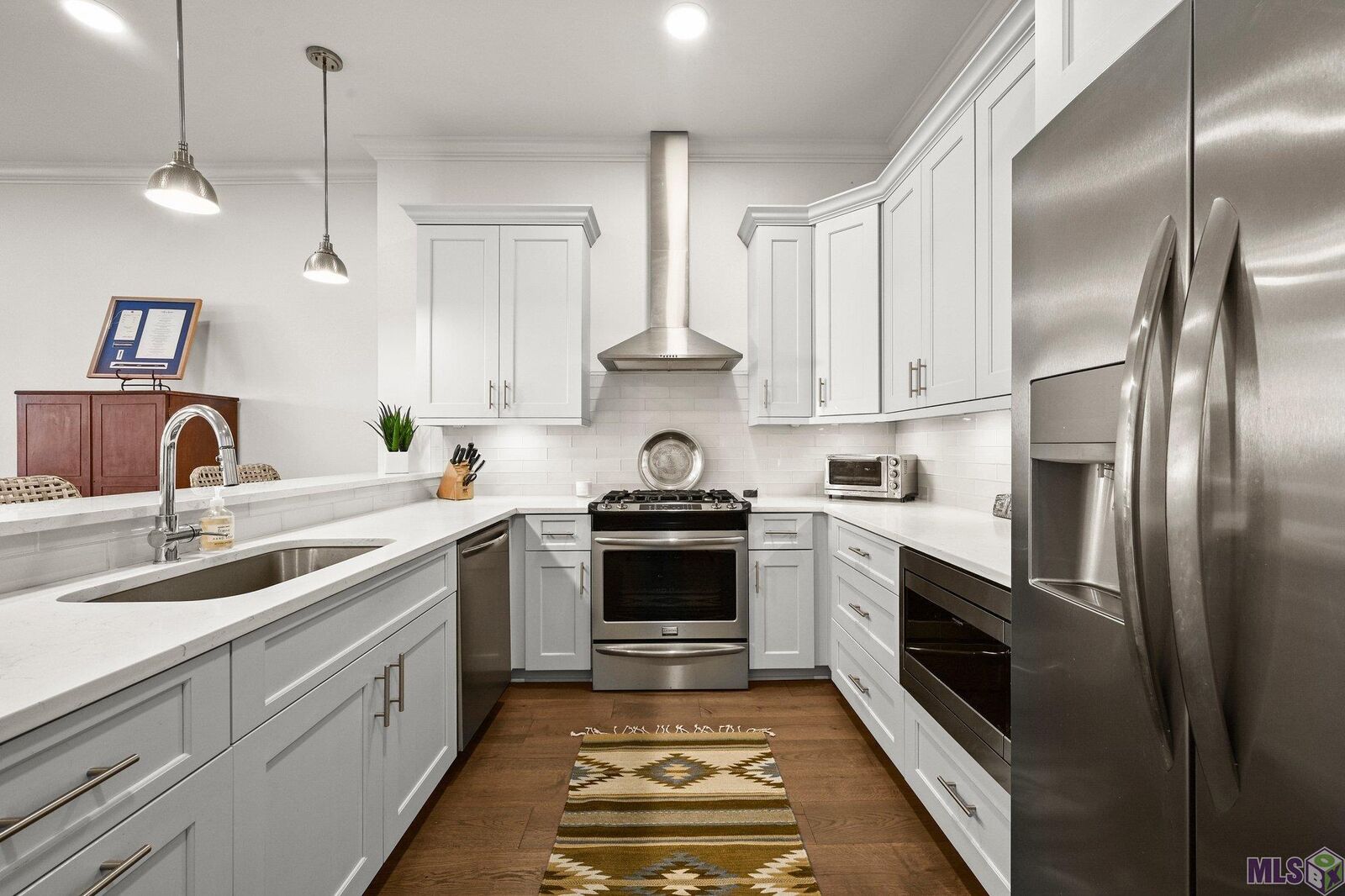 Property Photo:  8211 Village Plaza Ct #2B  LA 70810 
