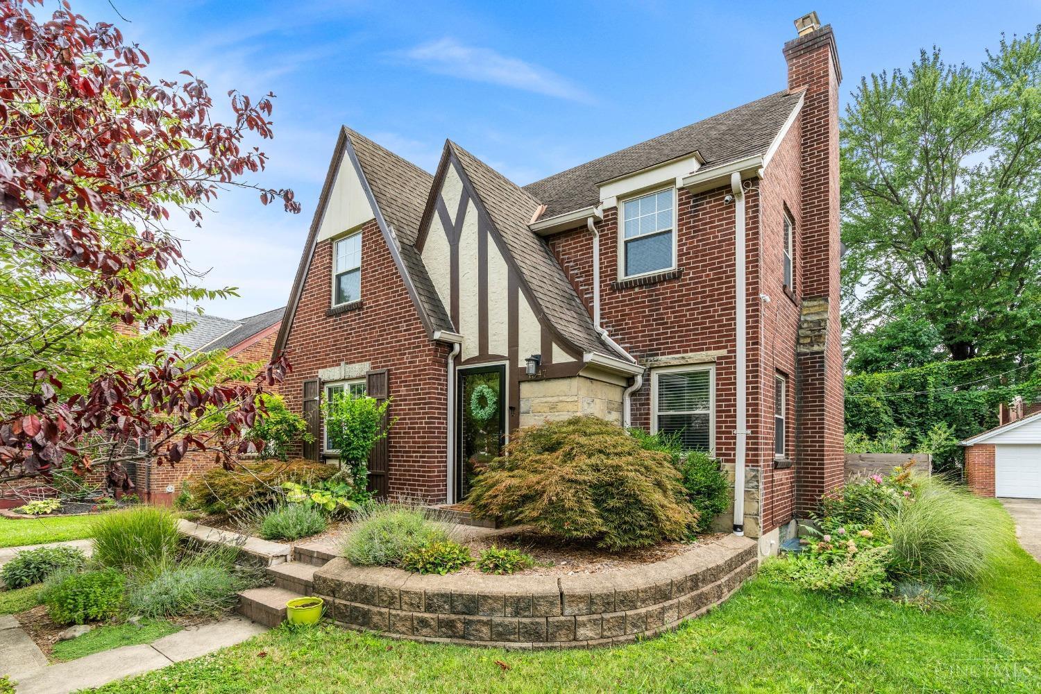 Property Photo: 1547 Corvallis Avenue OH 45237