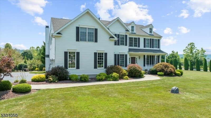 Property Photo:  9 Surry Lane  NJ 08802 
