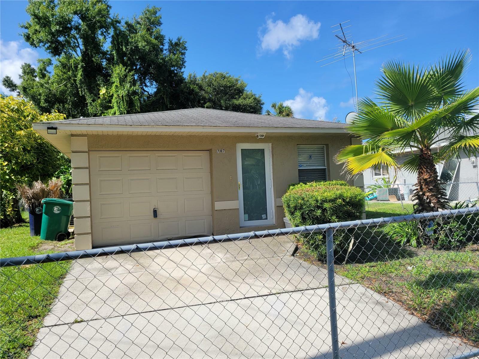 Property Photo:  707 13th Street W  FL 34221 