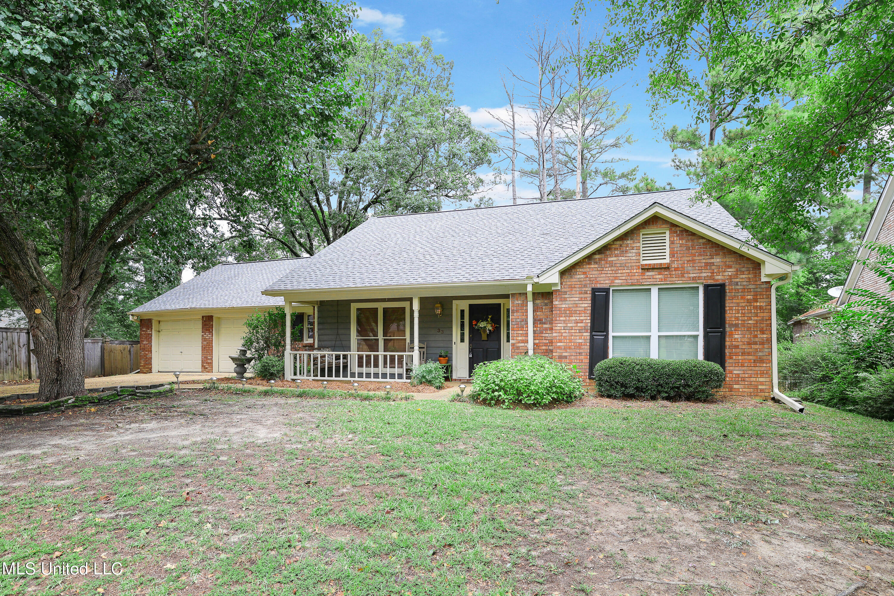 Property Photo:  33 Moss Woods Place  MS 39110 