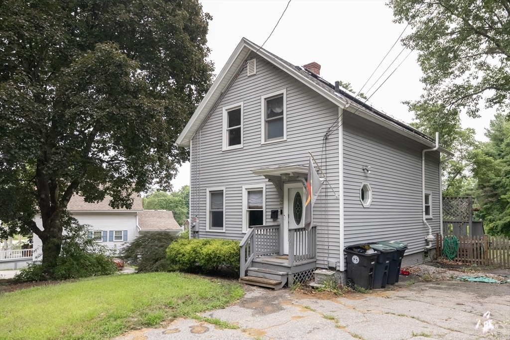 Property Photo:  227 Eastford Rd  MA 01550 