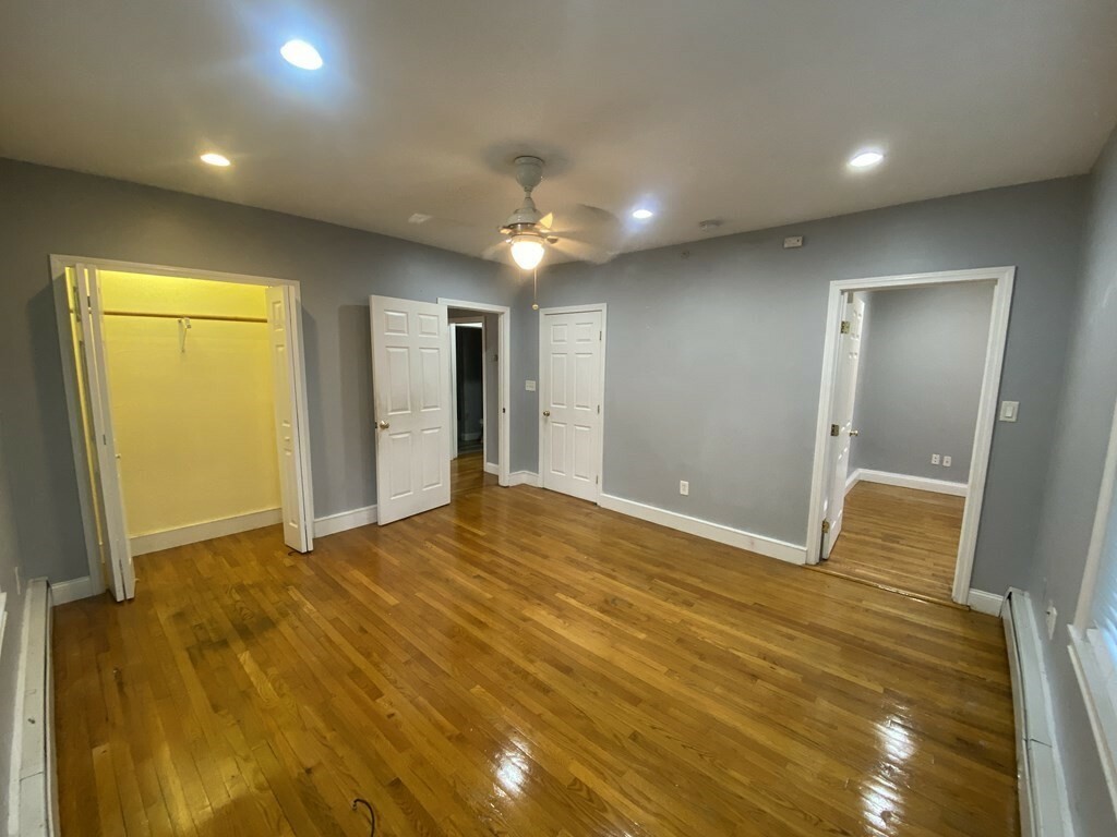 Property Photo: 24 Griggs Ln 2L MA 02186