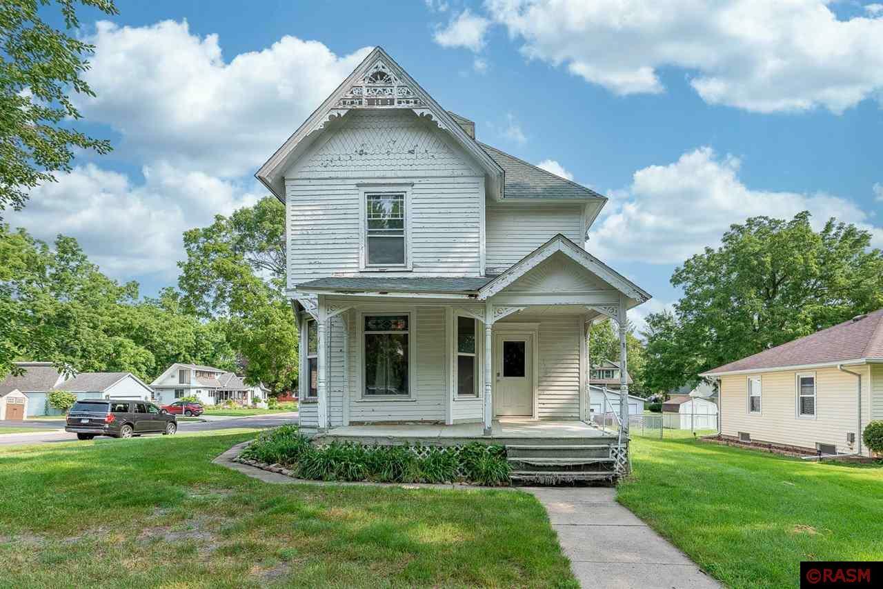 Property Photo:  601 NE 2nd Avenue  MN 56093 