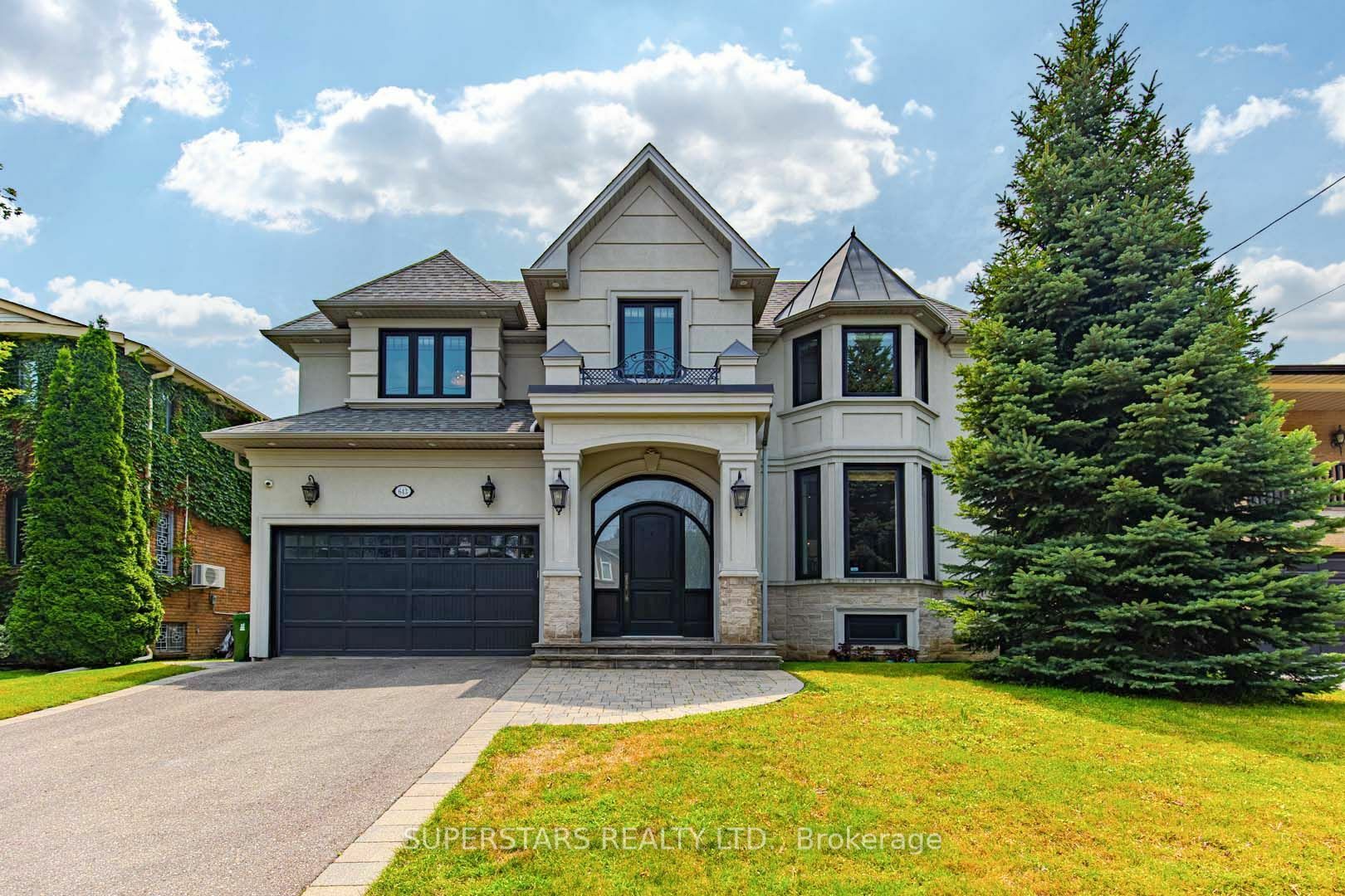 Photo de la propriété:  643 Glencairn Ave  ON M6B 1Z6 