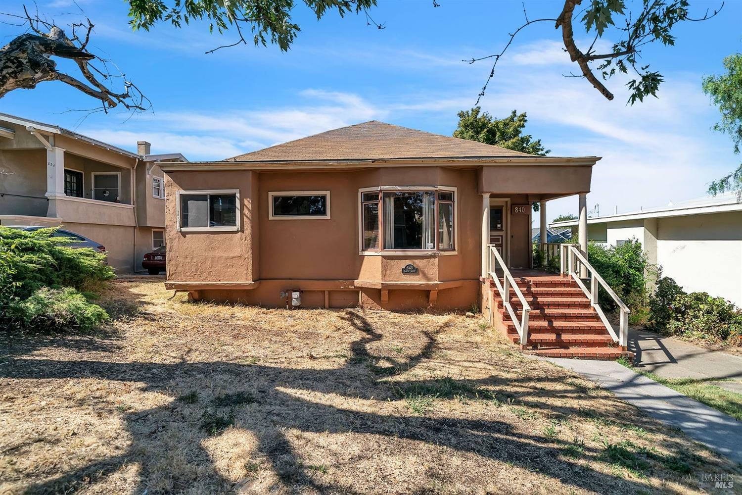 Property Photo:  840 Capitol Street  CA 94590 