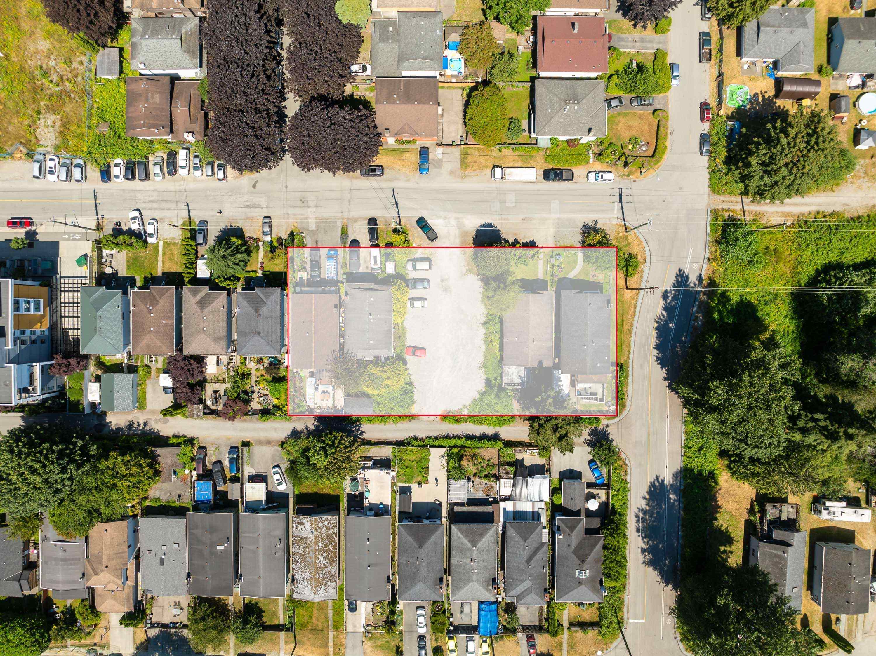 Property Photo:  1547 Crown Street  BC V7J 1G6 