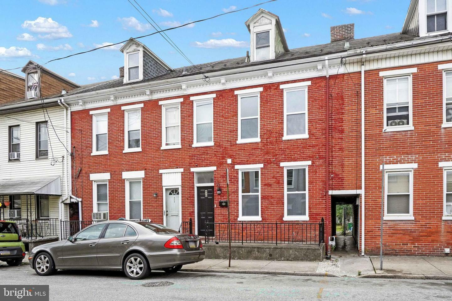 Property Photo:  426 W Princess Street  PA 17403 